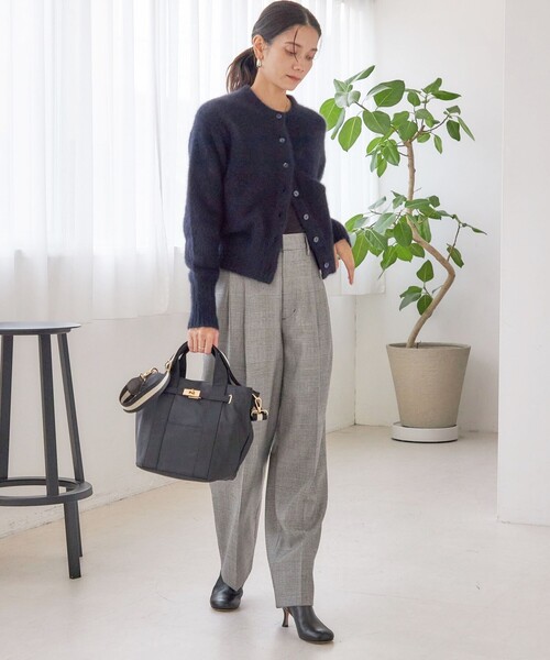 SHIPS（シップス）の「【WEB限定】パーテーション ライン テープ バッグ（ショルダーバッグ・レディース・ブラック/グレー/ベージュ/ネイビー・ONE SIZE）」の22枚目の写真