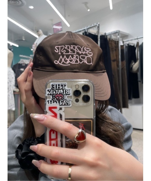 SLY(スライ)の「FRONT LOGO SATIN CAP フロント ロゴ サテン キャップ(キャップ・レディース・ネイビー/ブラウン・FREE)」の21枚目の写真