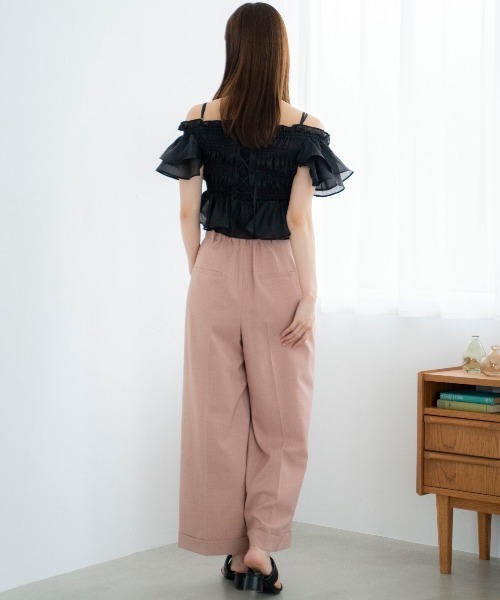 AND COUTURE(アンドクチュール)の「エアリーティアードオフショルブラウス(シャツ/ブラウス・レディース・オフホワイト/サックスブルー/ブラック/ベージュ・FREE)」の22枚目の写真
