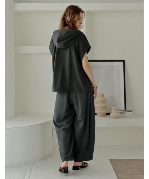 Re:EDIT（リエディ）の「[2025 SUMMER COLLECTION][RAIN SHIELD][撥水加工][セットアップ対応]フレンチスリーブアノラックパーカー（ベスト・レディース・ホワイト/ブラック/チャコールグレー/グレイッシュベージュ・MEDIUM/LARGE）」の18枚目の写真