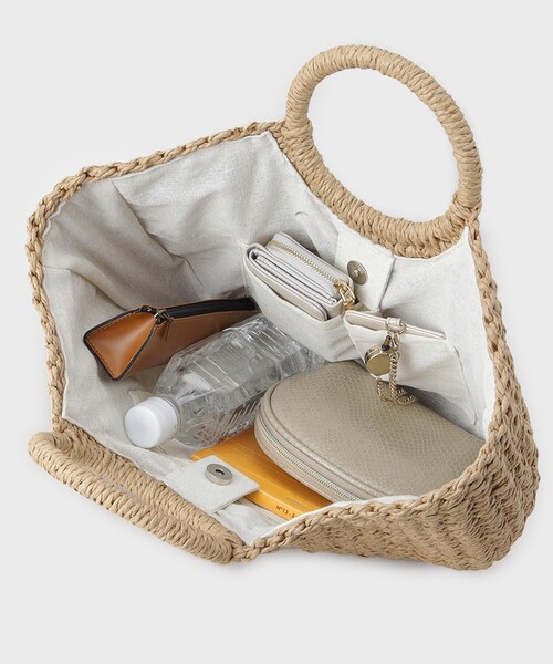 GALLEST（ギャレスト）の「ハーフムーンブレードバッグ（ハンドバッグ・レディース・ベージュ・00）」の7枚目の写真