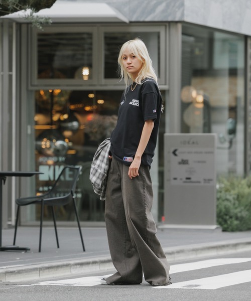 Russell Athletic(ラッセルアスレティック)の「Russell Athletic/ラッセルアスレティック×Berkley/バークレイ MULTI LOGO HEAVY COTTON JERSEY S/S T Tシャツ(Tシャツ/カットソー・メンズ・ブラック/ホワイト・XL/M/L)」の22枚目の写真