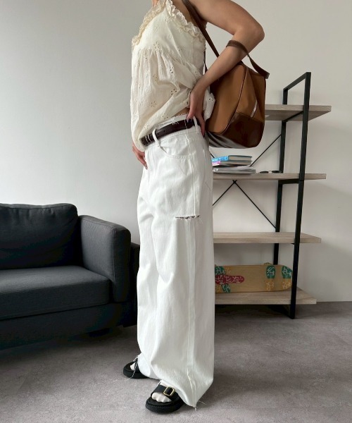 HANNE（アン）の「カットアウトベルトワイドデニム（デニムパンツ・レディース・ホワイト/ブルー・SMALL/MEDIUM）」の17枚目の写真