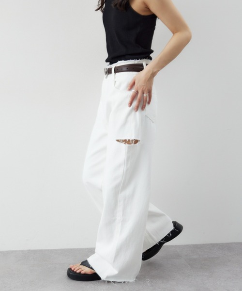 HANNE（アン）の「カットアウトベルトワイドデニム（デニムパンツ・レディース・ホワイト/ブルー・SMALL/MEDIUM）」の21枚目の写真