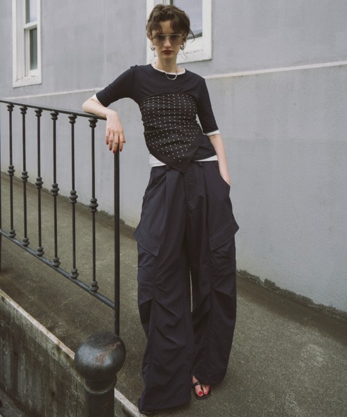 HANNE（アン）の「ナイロンカーゴパンツ（カーゴパンツ・レディース・ホワイト/ネイビー・SMALL/MEDIUM）」の2枚目の写真