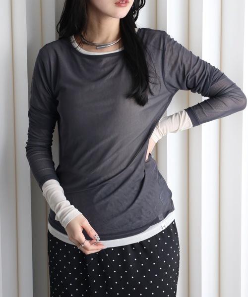 YENNA(イェンナ)の「【シアーロングスリーブTシャツ】レイヤードスタイル(Tシャツ/カットソー・レディース・ベージュ/ブラウン/アイボリー/ブラック/チャコールグレー/ネイビー・FREE)」の3枚目の写真