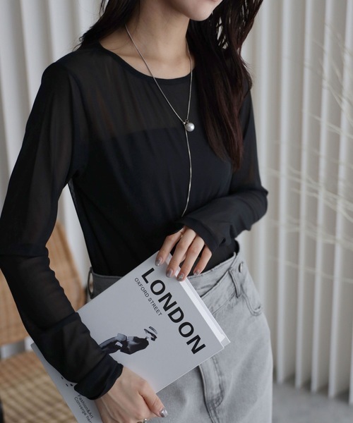 YENNA（イェンナ）の「【シアーロングスリーブTシャツ】レイヤードスタイル（Tシャツ/カットソー・レディース・ベージュ/ブラウン/アイボリー/ブラック・FREE）」の2枚目の写真