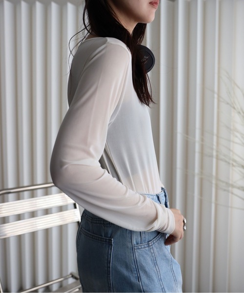 YENNA（イェンナ）の「【シアーロングスリーブTシャツ】レイヤードスタイル（Tシャツ/カットソー・レディース・ベージュ/ブラウン/アイボリー/ブラック・FREE）」の11枚目の写真