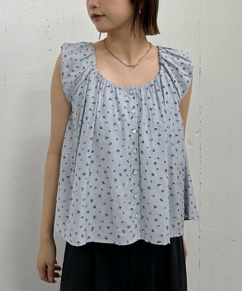 archives（アルシーヴ）の「バルーンノースリ花柄ブラウス（シャツ