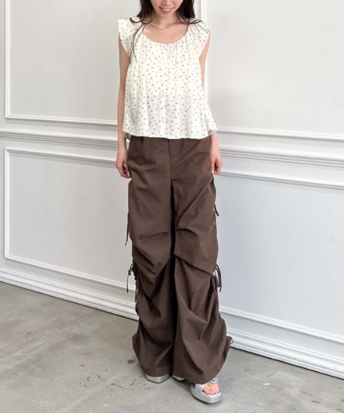 archives（アルシーヴ）の「バルーンノースリ花柄ブラウス（シャツ/ブラウス・レディース・ブルー/アイボリー/ネイビー・MEDIUM）」の9枚目の写真