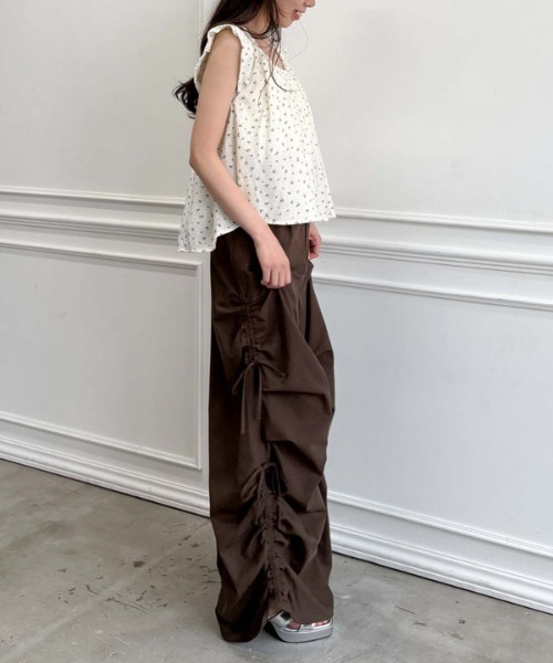 archives（アルシーヴ）の「バルーンノースリ花柄ブラウス（シャツ/ブラウス・レディース・ブルー/アイボリー/ネイビー・MEDIUM）」の11枚目の写真