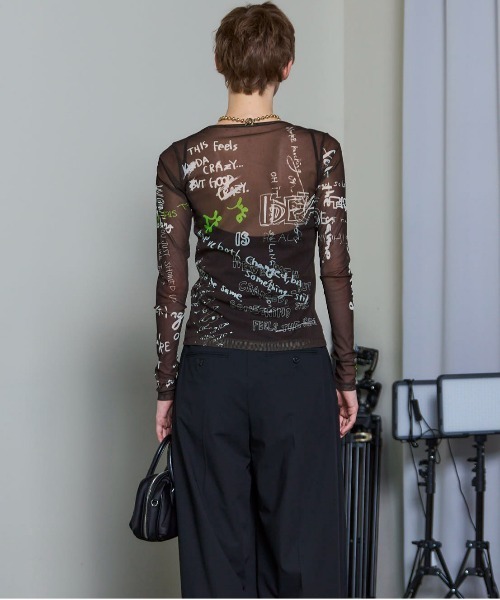 MAISON SPECIAL(メゾンスペシャル)の「Hand Writing Mesh Tops/ハンドライティングメッシュトップス(Tシャツ/カットソー・レディース・ブルー/ベージュ/チャコールグレー/ホワイト・FREE)」の14枚目の写真