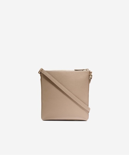 COLE HAAN(コールハーン)の「エミリーレザークロスボディ womens(ショルダーバッグ・レディース・ベージュ・OSFA)」の2枚目の写真