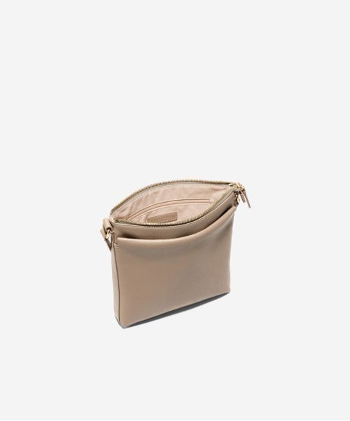 COLE HAAN(コールハーン)の「エミリーレザークロスボディ womens(ショルダーバッグ・レディース・ベージュ・OSFA)」の4枚目の写真