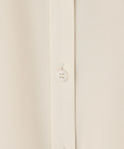 allureville(アルアバイル)の「ジョーゼットオーバーラップブラウス(シャツ/ブラウス・レディース・ベージュ/ネイビー/ブラウン・2)」の7枚目の写真