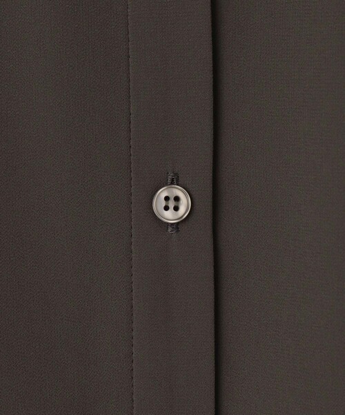 allureville(アルアバイル)の「ジョーゼットオーバーラップブラウス(シャツ/ブラウス・レディース・ベージュ/ネイビー/ブラウン・2)」の13枚目の写真