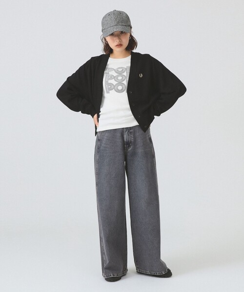 FRED PERRY（フレッドペリー）の「FRED PERRY / V-Neck Cardigan [手洗い可]（カーディガン/ボレロ・レディース・ベージュ/ブラック・10）」の3枚目の写真