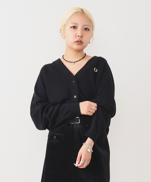FRED PERRY（フレッドペリー）の「FRED PERRY / V-Neck Cardigan [手洗い可]（カーディガン/ボレロ・レディース・ベージュ/ブラック・10）」の10枚目の写真