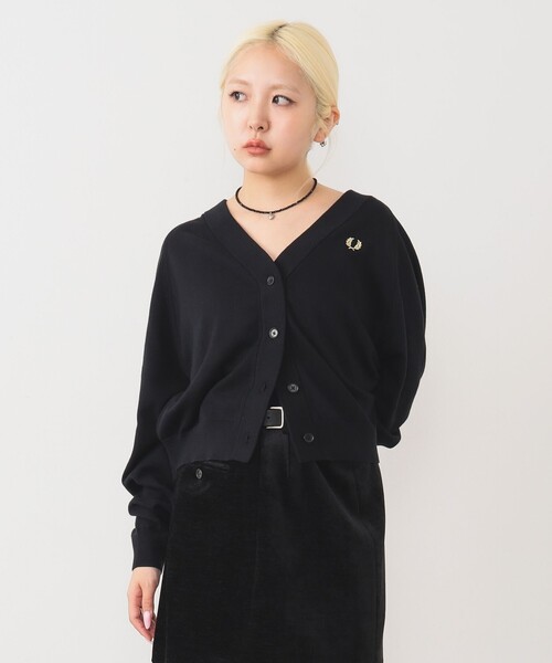FRED PERRY（フレッドペリー）の「FRED PERRY / V-Neck Cardigan [手洗い可]（カーディガン/ボレロ・レディース・ベージュ/ブラック・10）」の11枚目の写真