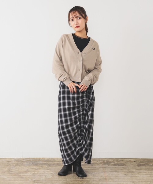 FRED PERRY（フレッドペリー）の「FRED PERRY / V-Neck Cardigan [手洗い可]（カーディガン/ボレロ・レディース・ベージュ/ブラック・10）」の16枚目の写真