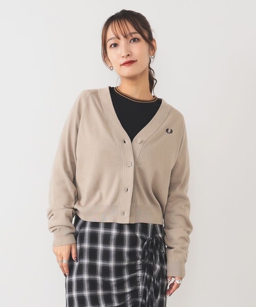 FRED PERRY（フレッドペリー）の「FRED PERRY / V-Neck Cardigan [手洗い可]（カーディガン/ボレロ・レディース・ベージュ/ブラック・10）」の18枚目の写真
