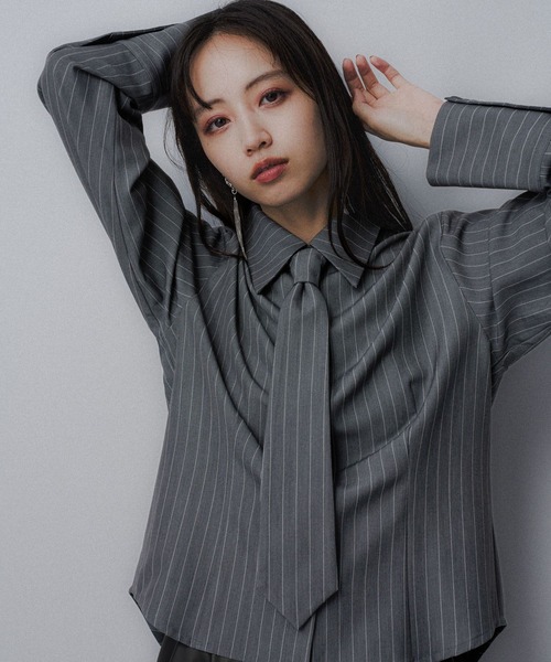 HARE(ハレ)の「コンパクトネクタイシャツ(HARE)(シャツ/ブラウス・レディース・ホワイト/ブラック/ストライプ/ブラック系その他/レッド系その他・FREE)」の5枚目の写真