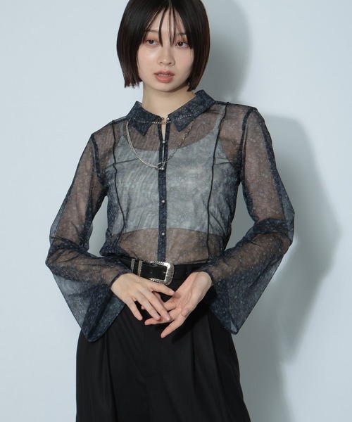 PAGEBOY(ページボーイ)の「チュールフラワーエリツキトップス(シャツ/ブラウス・レディース・オフホワイト/ブラック・FREE)」の1枚目の写真