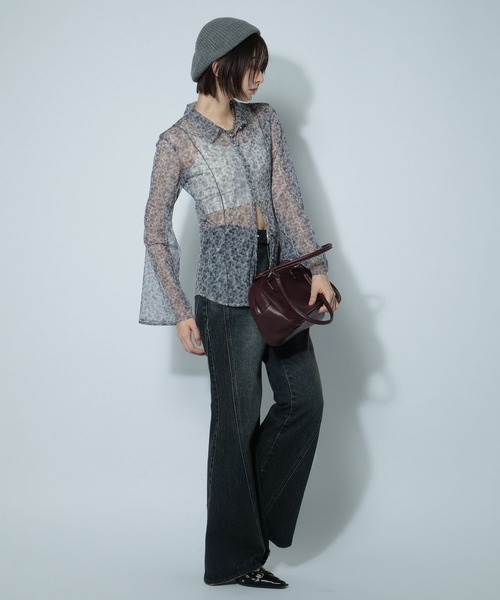 PAGEBOY(ページボーイ)の「チュールフラワーエリツキトップス(シャツ/ブラウス・レディース・オフホワイト/ブラック・FREE)」の4枚目の写真