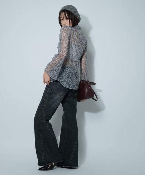 PAGEBOY(ページボーイ)の「チュールフラワーエリツキトップス(シャツ/ブラウス・レディース・オフホワイト/ブラック・FREE)」の5枚目の写真