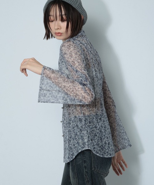 PAGEBOY(ページボーイ)の「チュールフラワーエリツキトップス(シャツ/ブラウス・レディース・オフホワイト/ブラック・FREE)」の7枚目の写真