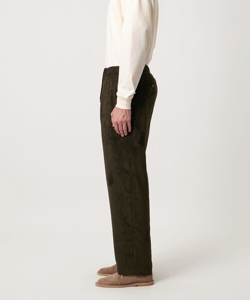 UNITED ARROWS（ユナイテッドアローズ）の「スエードライク オールギャザー リラックス イージーパンツ（その他パンツ・メンズ・オリーブ/ブラック・XL/M/L/S）」の8枚目の写真