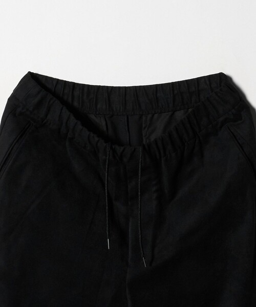 UNITED ARROWS（ユナイテッドアローズ）の「スエードライク オールギャザー リラックス イージーパンツ（その他パンツ・メンズ・オリーブ/ブラック・XL/M/L/S）」の21枚目の写真