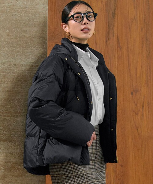 23区(ニジュウサンク)の「【滝沢眞規子さん着用/VERY12月号掲載】シレータフタ コンパクト ダウンコート(ダウンジャケット/コート・レディース・ネイビー系/ブラック系/カーキ系/ベージュ系・34/32/30)」の4枚目の写真