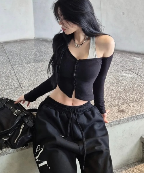 MUCENT（ムセント）の「【日本未発売/WEB限定】MUCENT(ムセント)/ユニセックス ワイド ルーズ ロゴ ジョガー スウェットパンツ/DIVISION WIDE SWEAT JOGGER PANTS（スウェットパンツ・レディース・ブラック/グレー・FREE）」の11枚目の写真