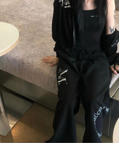 MUCENT（ムセント）の「【日本未発売/WEB限定】MUCENT(ムセント)/ユニセックス ワイド ルーズ ロゴ ジョガー スウェットパンツ/DIVISION WIDE SWEAT JOGGER PANTS（スウェットパンツ・レディース・ブラック/グレー・FREE）」の19枚目の写真