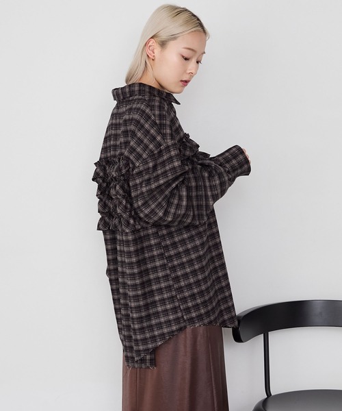 forksy.(フォルクシー)の「【forksy.】ビスチェ風デザインフリルオーバーサイズネルシャツ(シャツ/ブラウス・レディース・ブラック/ブラウン系/ベージュ/ブラック系/ダークブラウン・FREE)」の10枚目の写真