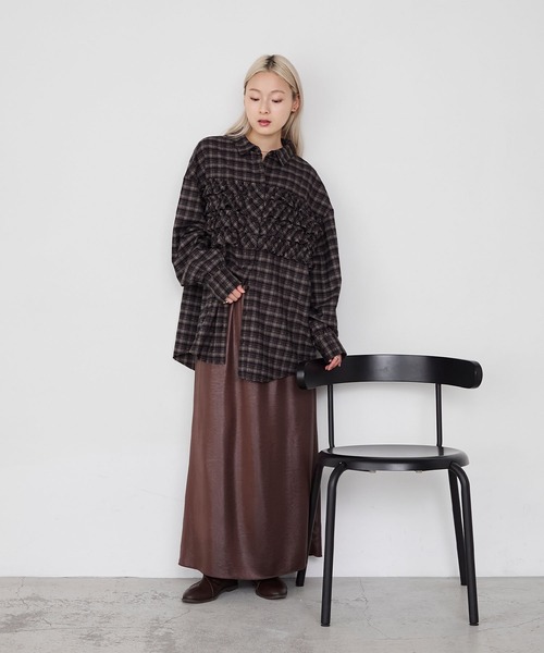 forksy.(フォルクシー)の「【forksy.】ビスチェ風デザインフリルオーバーサイズネルシャツ(シャツ/ブラウス・レディース・ブラック/ブラウン系/ベージュ/ブラック系/ダークブラウン・FREE)」の13枚目の写真