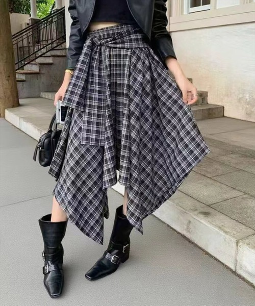 STAY MOTION（ステイモーション）の「【WEB限定】アシンメトリーフリルチェック柄ロングスカート［韓国ファッション ガーリー］（スカート・レディース・ネイビー/ブラック・F）」の4枚目の写真