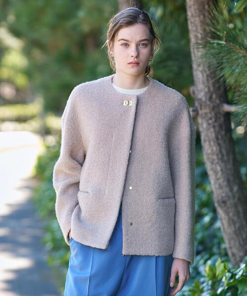 DRESSTERIOR（ドレステリア）の「【CLASSY.12月号掲載】ループヤーンショートジャケット（ノーカラーコート・レディース・ブラック/ライトベージュ・34/36/38）」の4枚目の写真