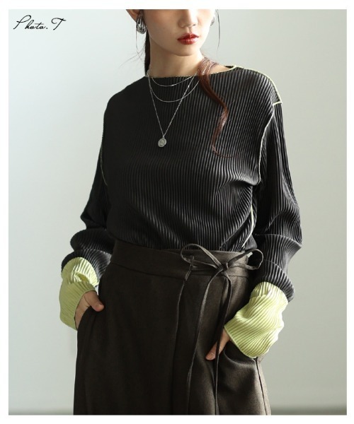Sawa a la mode(サワアラモード)の「バイカラースリーブプリーツトップス(Tシャツ/カットソー・レディース・グレー/チャコールグレー・FREE)」の11枚目の写真