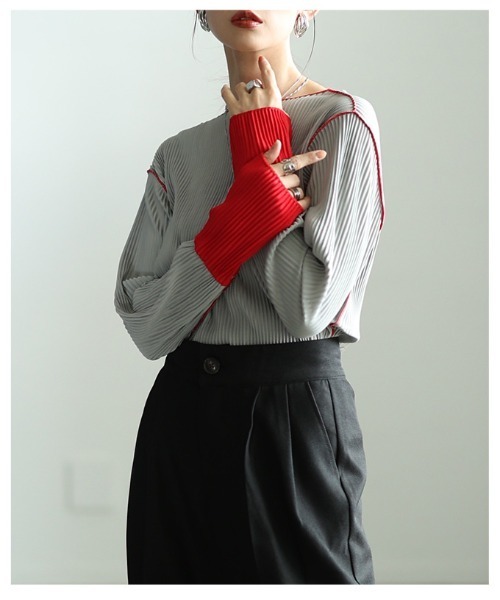 Sawa a la mode(サワアラモード)の「バイカラースリーブプリーツトップス(Tシャツ/カットソー・レディース・グレー/チャコールグレー・FREE)」の4枚目の写真