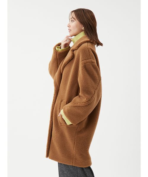 Mila Owen（ミラオーウェン）の「オーバーサイズボアコート（ステンカラーコート・レディース・キャメル/レッド/モカ・0/1）」の8枚目の写真