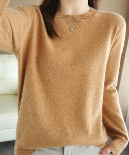 SallyLunn(サリーラン)の「クルーネックニット(ニット/セーター・レディース・ベージュ/ホワイト/ブラック/グレー・L/M)」の1枚目の写真