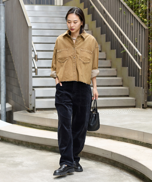 JOURNAL STANDARD（ジャーナルスタンダード）の「《追加4》ライトオンスデニムクロップドシャツ（シャツ/ブラウス・レディース・ブラック系その他/キャメル/ブルー系その他・FREE）」の9枚目の写真