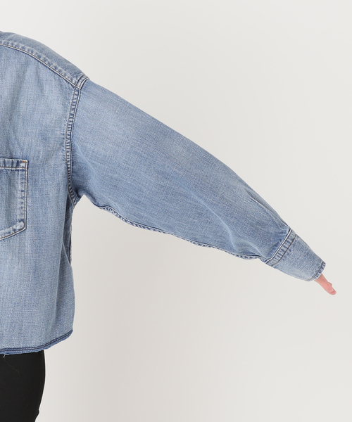 JOURNAL STANDARD（ジャーナルスタンダード）の「《追加4》ライトオンスデニムクロップドシャツ（シャツ/ブラウス・レディース・ブラック系その他/キャメル/ブルー系その他・FREE）」の9枚目の写真