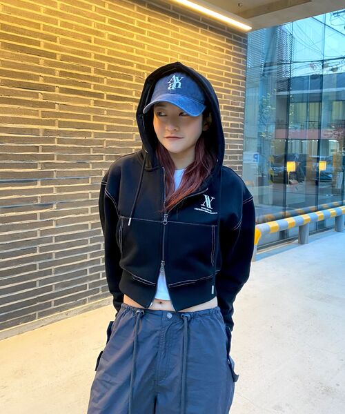 AVANDRESS（アバンドレス ）の「AV LOGO CROP HOOD ZIP-UP BLACK STITCH（パーカー・レディース・ブラック・MEDIUM/SMALL）」の10枚目の写真