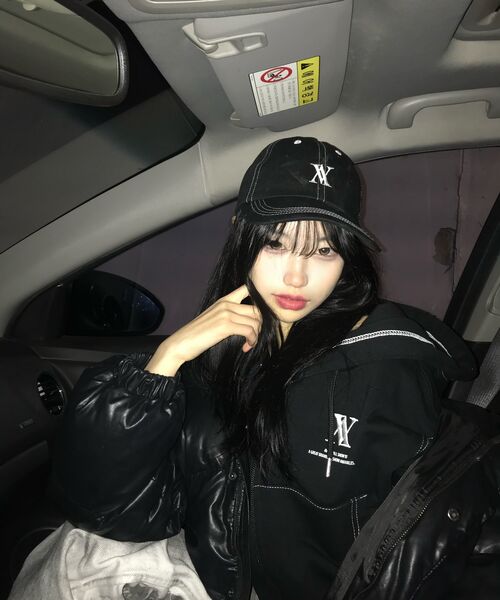 AVANDRESS（アバンドレス ）の「AV LOGO CROP HOOD ZIP-UP BLACK STITCH（パーカー・レディース・ブラック・MEDIUM/SMALL）」の12枚目の写真