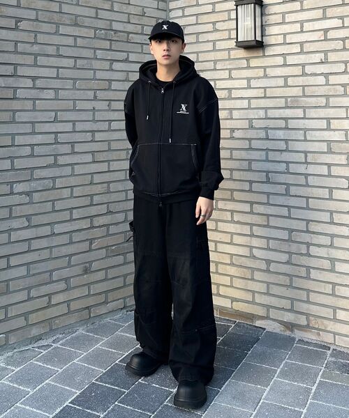 AVANDRESS（アバンドレス ）の「AV LOGO CROP HOOD ZIP-UP BLACK STITCH（パーカー・レディース・ブラック・MEDIUM/SMALL）」の13枚目の写真