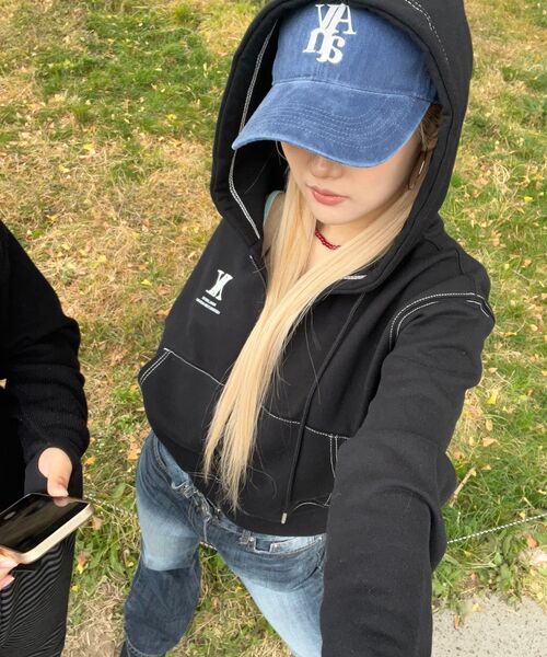AVANDRESS（アバンドレス ）の「AV LOGO CROP HOOD ZIP-UP BLACK STITCH（パーカー・レディース・ブラック・MEDIUM/SMALL）」の15枚目の写真
