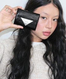 FENNEC（フェネック）の「CRINKLE TRIANGLE DOCO WALLET - BLACK（札入れ/マネークリップ）」